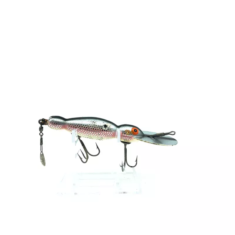 Bomber Wooden Waterdog 1600 #33 Shiner Scale Color